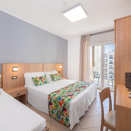 Appartamenti Smart A 30M Da Viale Dante E 100M Dal Mare Riccione Exterior photo