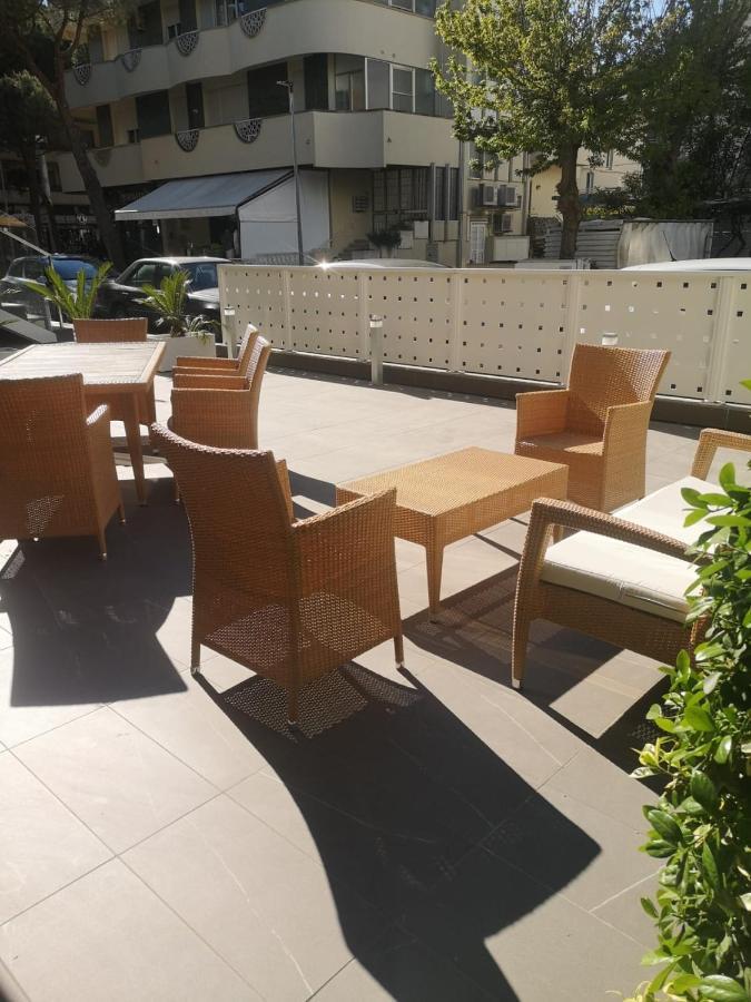 Appartamenti Smart A 30M Da Viale Dante E 100M Dal Mare Riccione Exterior photo